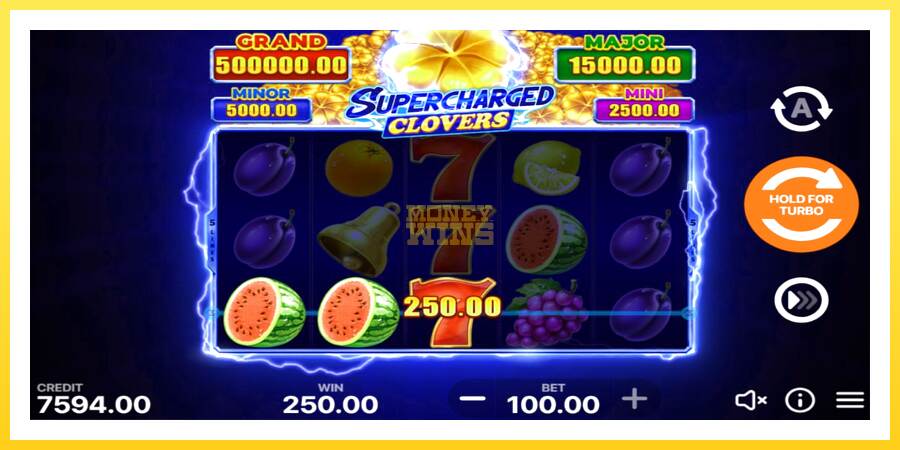 Slika 5 igralni avtomat Supercharged Clovers: Hold and Win